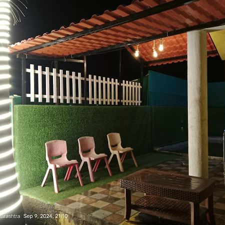 White Smoke Villa Igatpuri Esterno foto