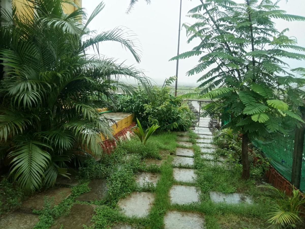 White Smoke Villa Igatpuri Esterno foto