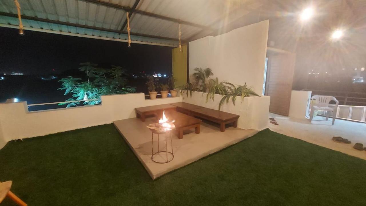 White Smoke Villa Igatpuri Esterno foto
