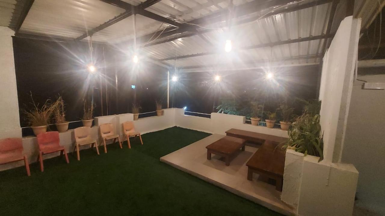 White Smoke Villa Igatpuri Esterno foto